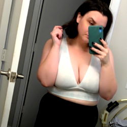 Jes' OnlyFans Photoshoot - Sleek and Chic