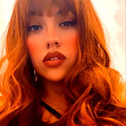 Rosa La Flora, a striking OnlyFans model from the USA