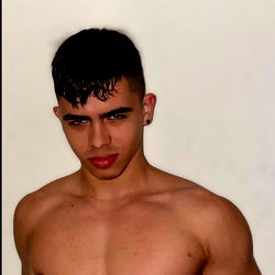 David - OnlyFans Model | Muscle-Building Photos