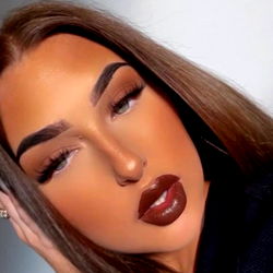 Mistress Satan - Glamorous Makeup and Fashion Model