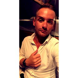 OnlyFans Model Bottombostl's Pose for the Camera