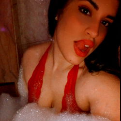 Aria in a Bubble Bath, OnlyFans