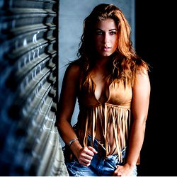 Sarah Perkins, a Model of Beauty and Style