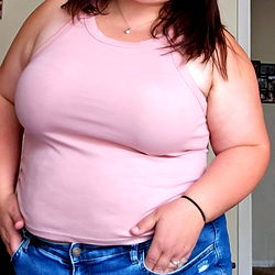 OnlyFans Model Olivia Sweet Posing in Her Shorts