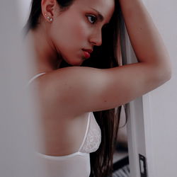 Cata Zam - Model Photo