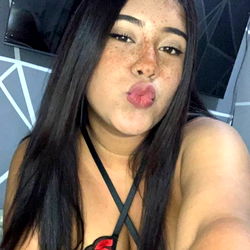 Aries, a stunning OnlyFans model from El Salvador