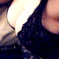 Elizabeth 😇 😈 photo