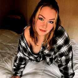 Anna Di Riley - In Bed