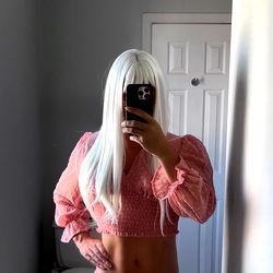 OnlyFans Model Aline Ferrari in Mirror Selfie