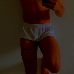 Stylish OnlyFans Model Keny Álvarez in Fashionable Fitness Wear - Aesthetic and Daring Photoshoot