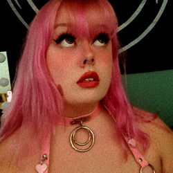 LyLy: OnlyFans Model