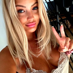 Model Poley Pocket on Onlyfans