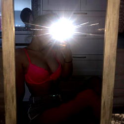 OnlyFans Model B💦👅 in a Mirror Selfie