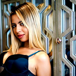 Model Kimmikka in Lima, Peru