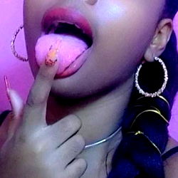 Intimate Onlyfans Moment with 👑 Kraziiifreak 💋