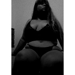 Jacqueline - Intimate, Full-Body Lingerie Shoot