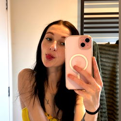 OnlyFans Model Lizz in a Bathing Suit Selfie