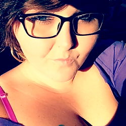 Crystal THOMPSON - Onlyfans Model