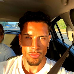 Massoudi - A Chic Model on the Move in Miami & Genève