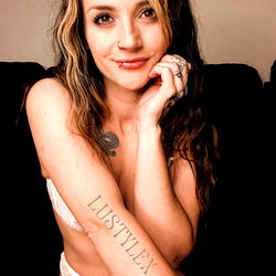 Lex, OnlyFans Model - Size Queen 🖤