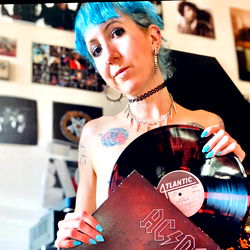 Amber Rocks Live, DJing at the Vintage Record Store