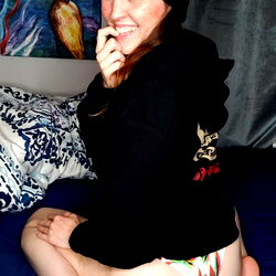 Ana Cams Free💦: OnlyFans Model Posing for Photo