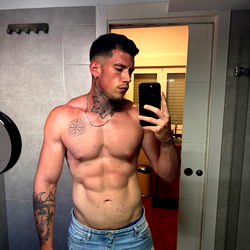 Fit and Athletic Onlyfans Model Alex Sharing His Fitness Journey