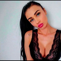 Leuska1337 - OnlyFans Model Photo