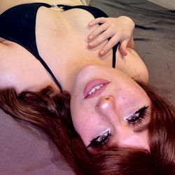 Elle Knightly: A Model's Story