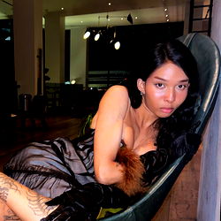 Valeria Atreides: Onlyfans Model Poses for Photo