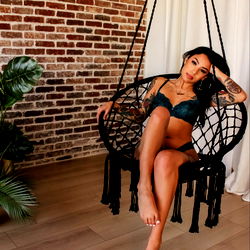 OnlyFans Model Celine in a Casual Home Setting