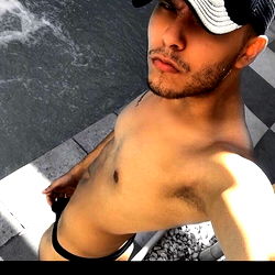 Chilean Model Andrei Yepees Shirtless Poolside Selfie