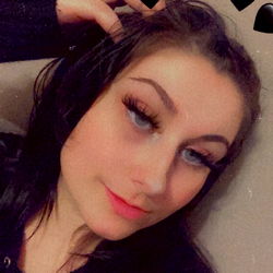 Hunny's Selfie Moment