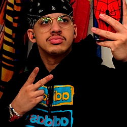 Onlyfans Model Trey, AZ, Flaunts Stylish Vibes