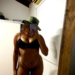 Fit and Gorgeous OnlyFans Model Selena, 25