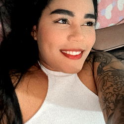 Alega's Caliente Selfie