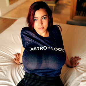 Rebaโค๏ธโ๐ฅ photo