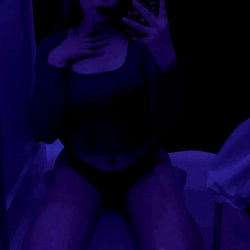 Model Name - Dulce Hot90 in Blue Bathroom