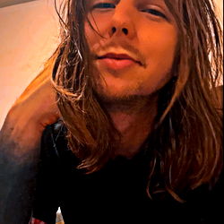 LxrdGhxsty's Confident Smile