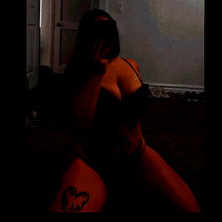 OnlyFans Model Aurora in Lingerie, Showcasing Curves and Tattoos