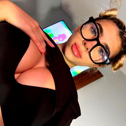 OnlyFans Model in Cosplay-Style Photos