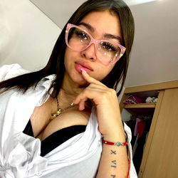 Fashionable Woman in Onlyfans