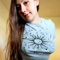 Andly, a Fashion Influencer with a Vintage Flair