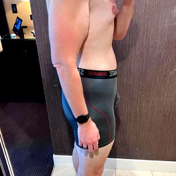 OnlyFans Model Married Curious Shows Off in Gym