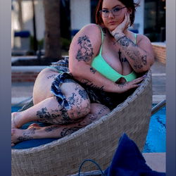 Lilly Monroee: A Daring OnlyFans Model