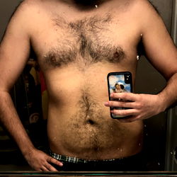 Indy Straight Guy Shows Off Abs in OnlyFans