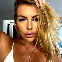 Anna Mayers: Chicago Model