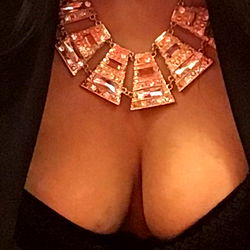 Age and Gender Estimation for the Jello4thot Model Photo