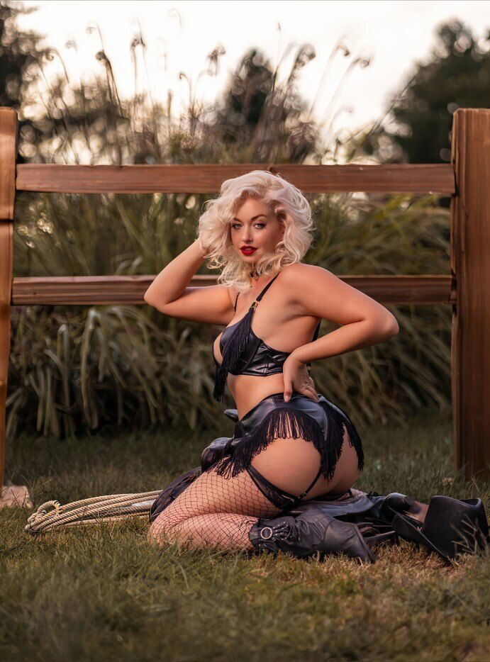 Antoinette Louise VIP photo