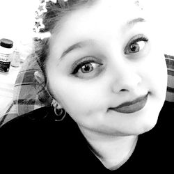 Bombshell Bandit: A Close-Up Portrait